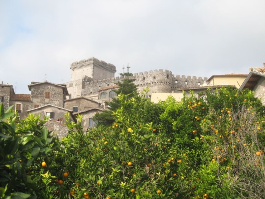castello caetani sermoneta.jpg